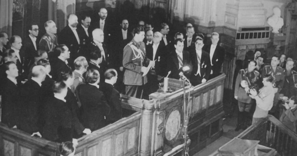 Sfârşitul monarhiei în România: cum a fost forțat regele Mihai să abdice 1 Sfârşitul monarhiei în România